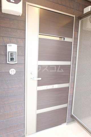 22/30 エントランス