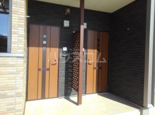 18/25 エントランス