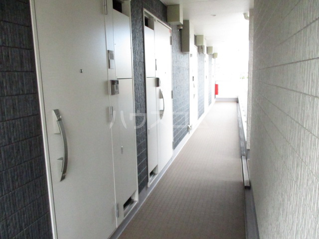 27/30 エントランス