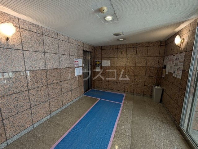 22/30 エントランス