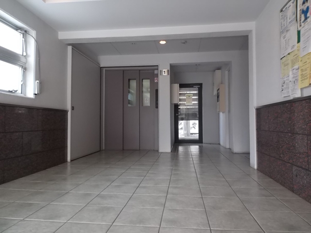 22/30 エントランス