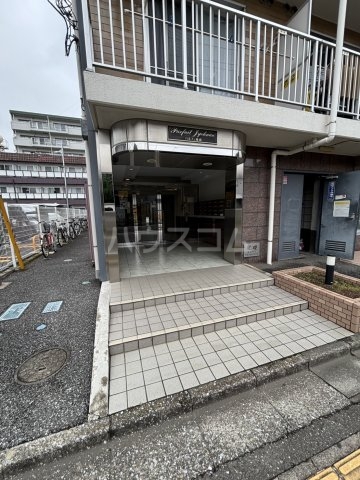 2/3 エントランス