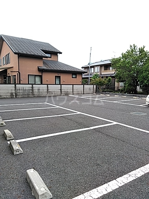 22/26 駐車場