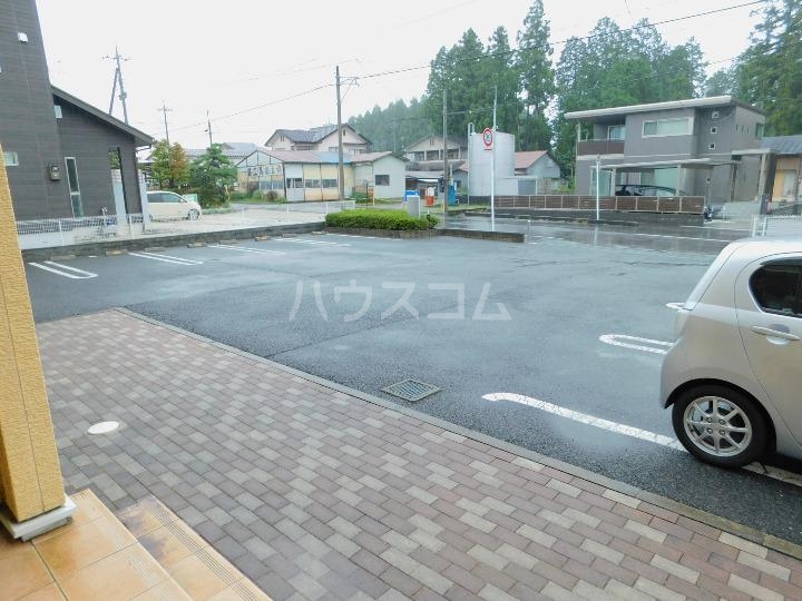 14/19 駐車場
