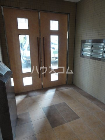 18/25 エントランス