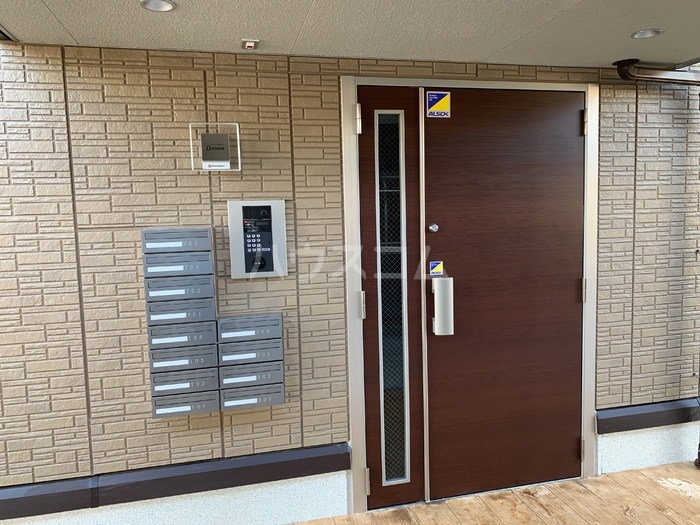 22/24 エントランス