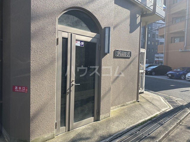 26/26 エントランス