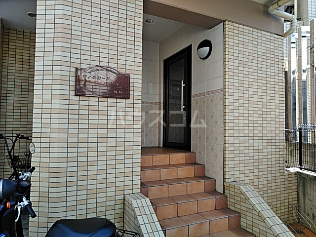 25/30 エントランス