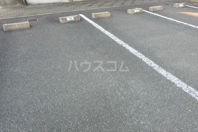 20/29 駐車場