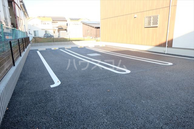 22/28 駐車場