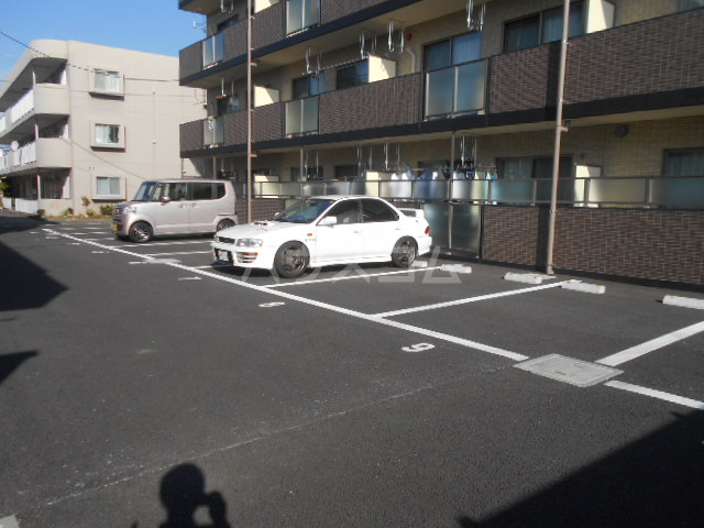 26/30 駐車場