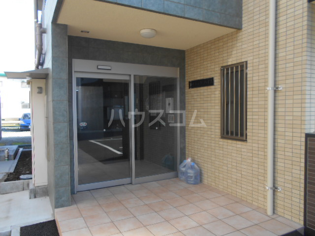 25/30 エントランス