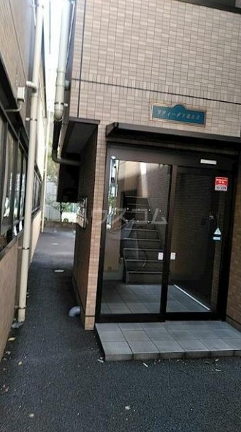 14/15 エントランス