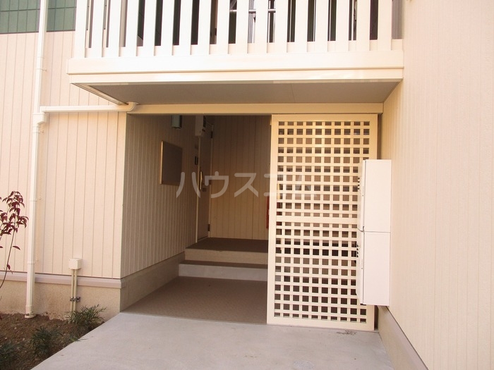 5/5 エントランス