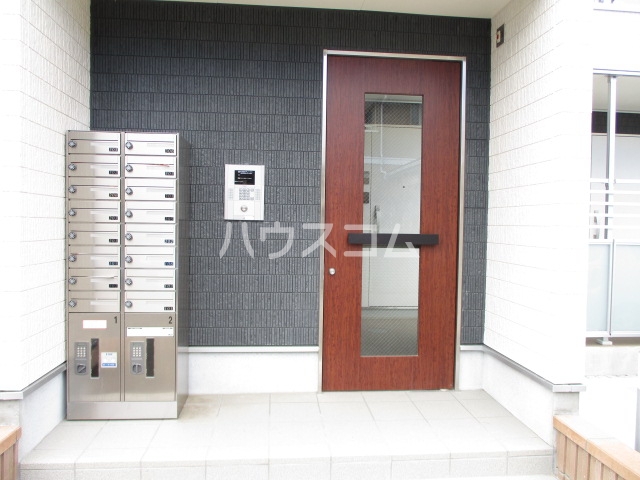 26/28 エントランス