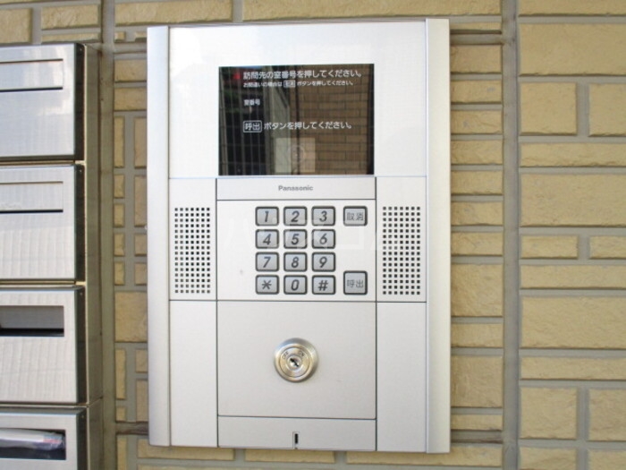 16/17 エントランス