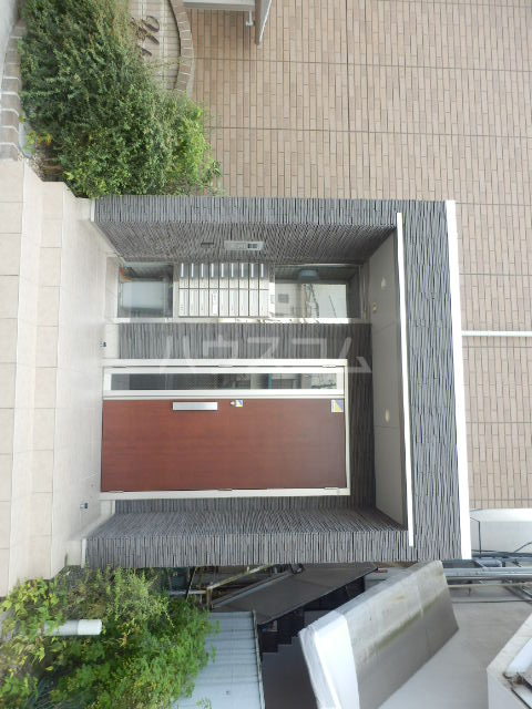 2/5 エントランス