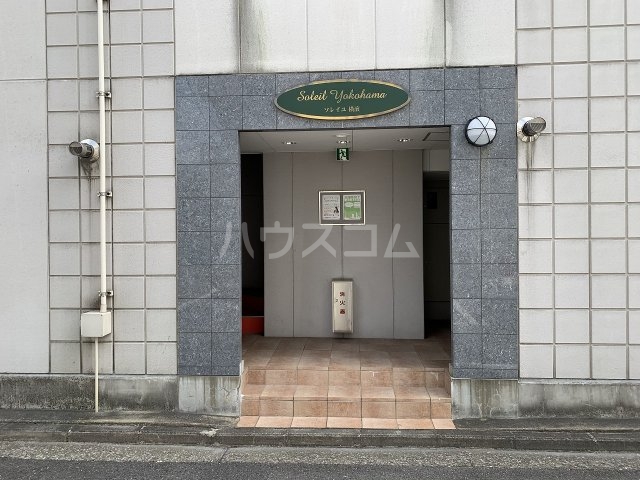 22/30 エントランス