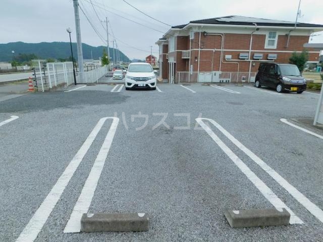 16/21 駐車場