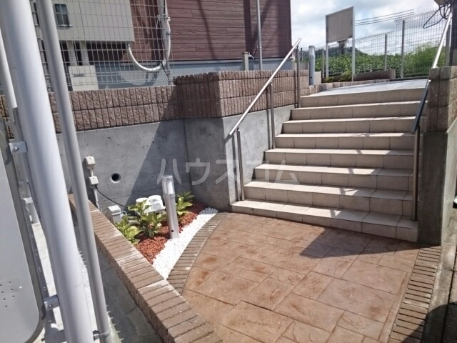 13/20 エントランス