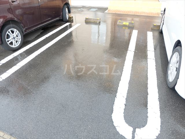 22/28 駐車場