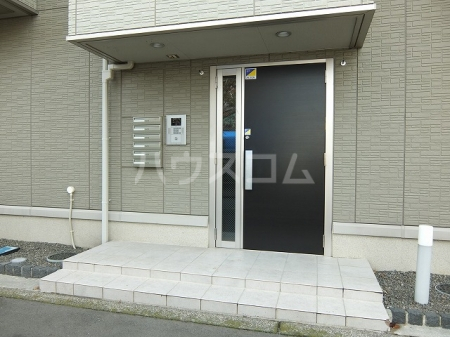 18/19 エントランス