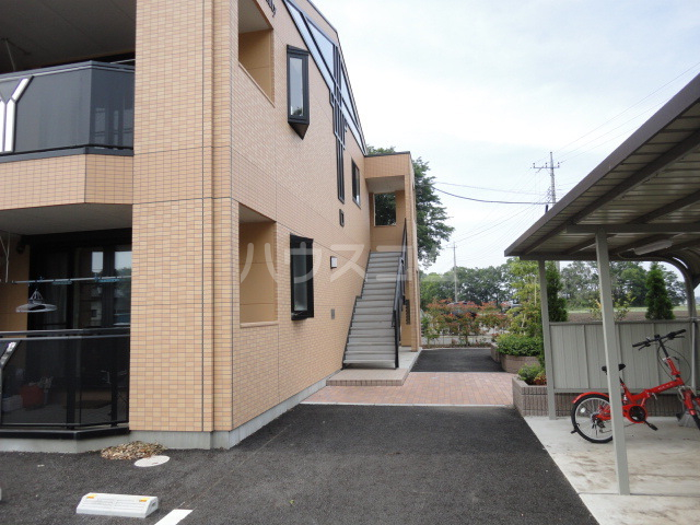 2/4 エントランス