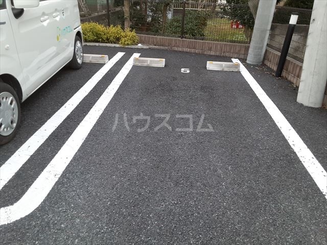 21/29 駐車場
