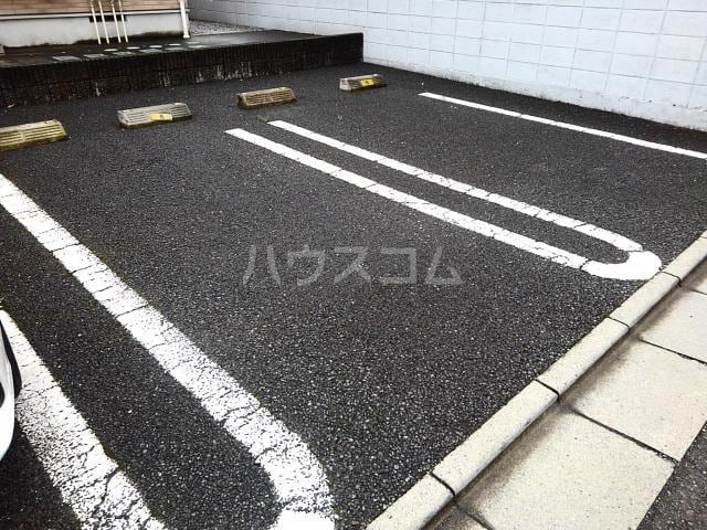 14/20 駐車場