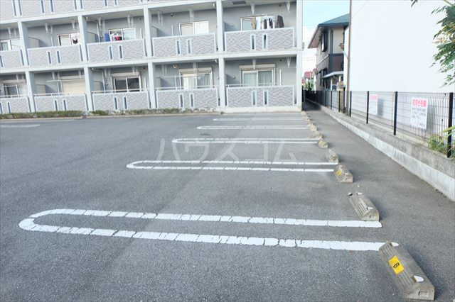 22/30 駐車場