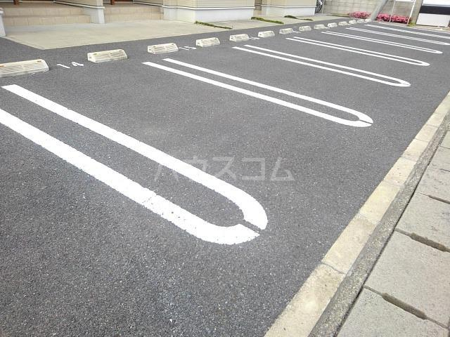 14/21 駐車場