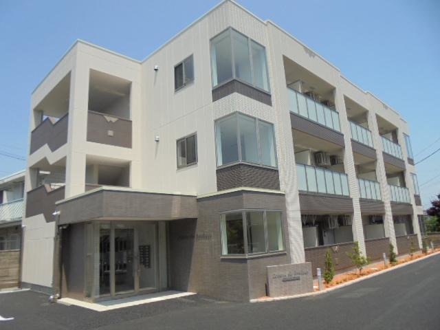 23/30 エントランス