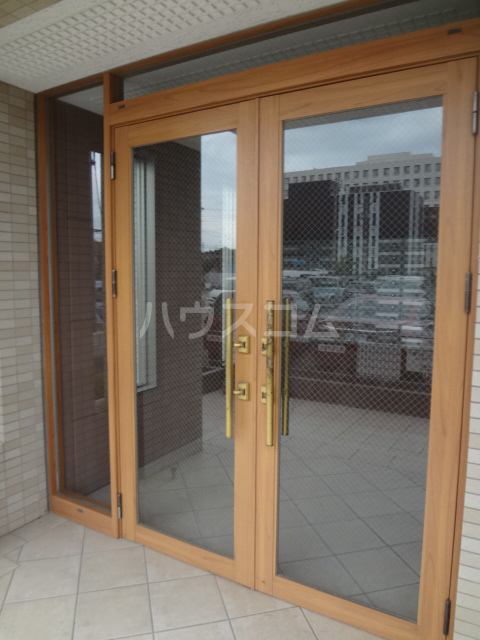 22/30 エントランス