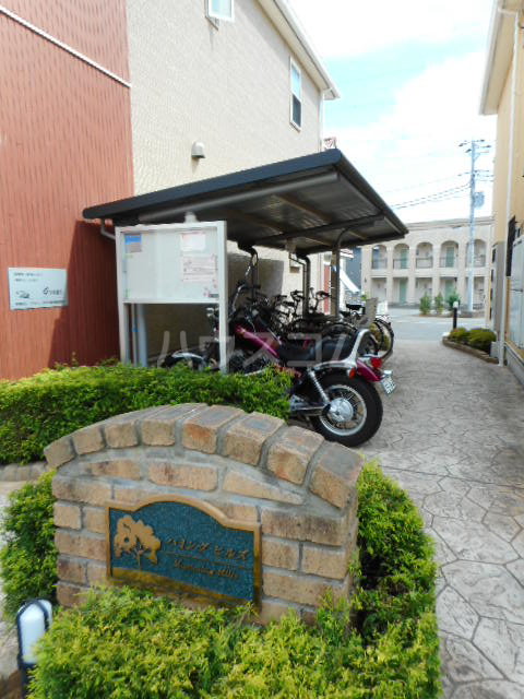 19/27 エントランス