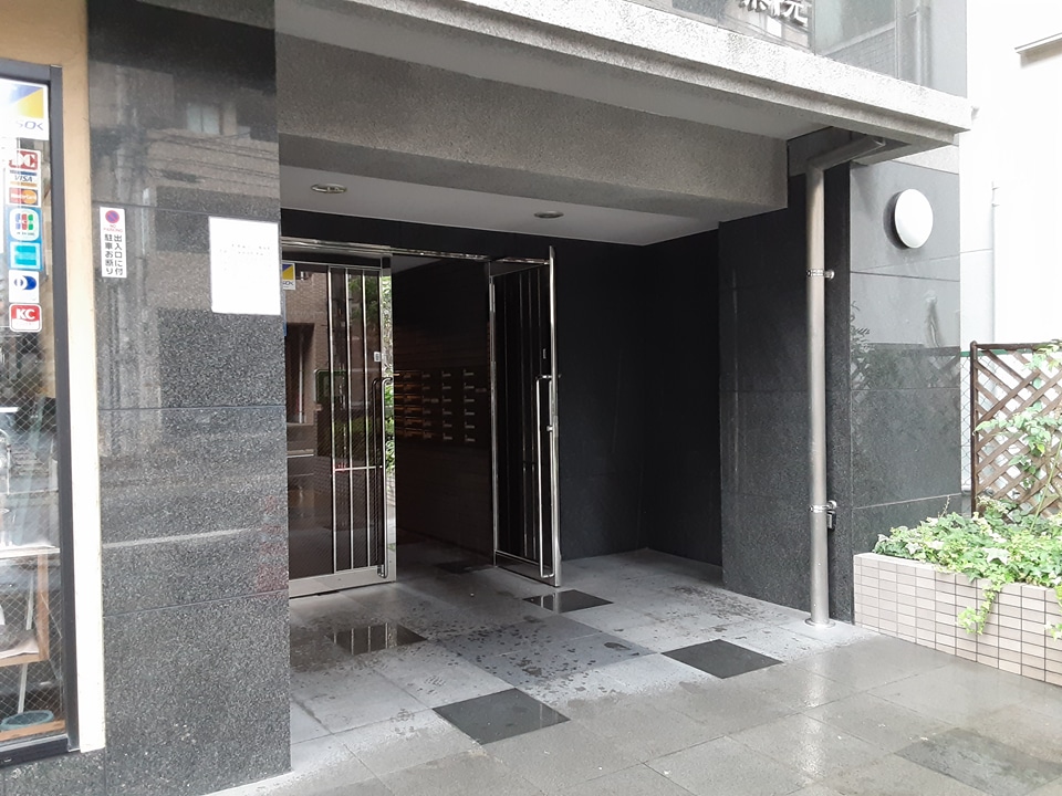 2/5 エントランス