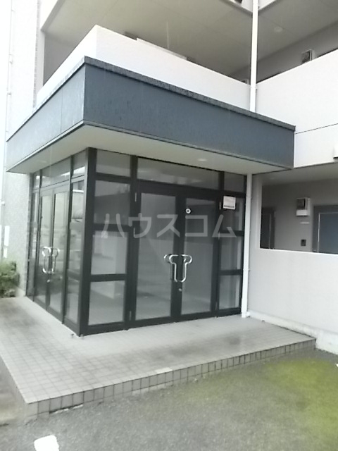 21/28 エントランス