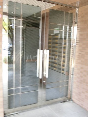 25/30 エントランス