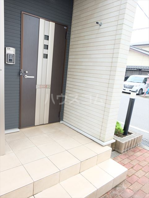 21/30 エントランス