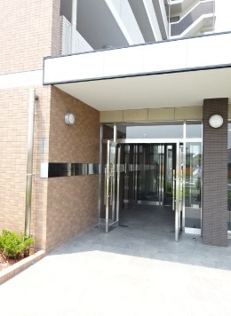 18/29 エントランス