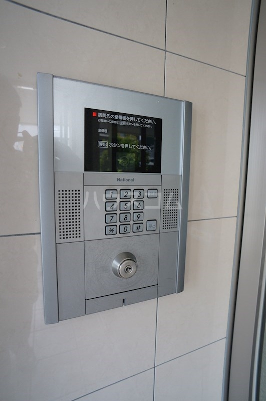 24/30 エントランス