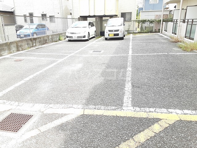 18/22 駐車場