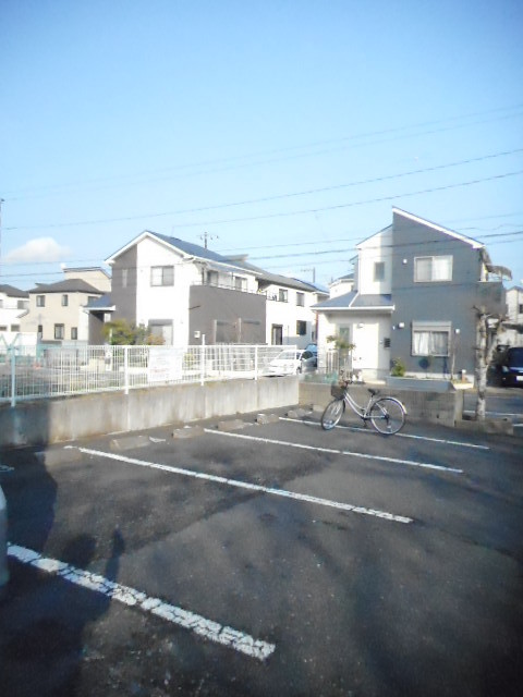 17/23 駐車場