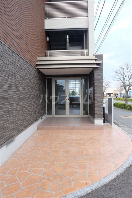 20/29 エントランス