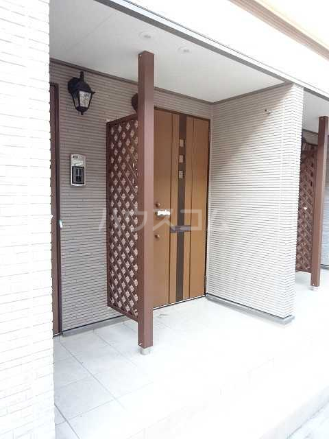 13/15 エントランス