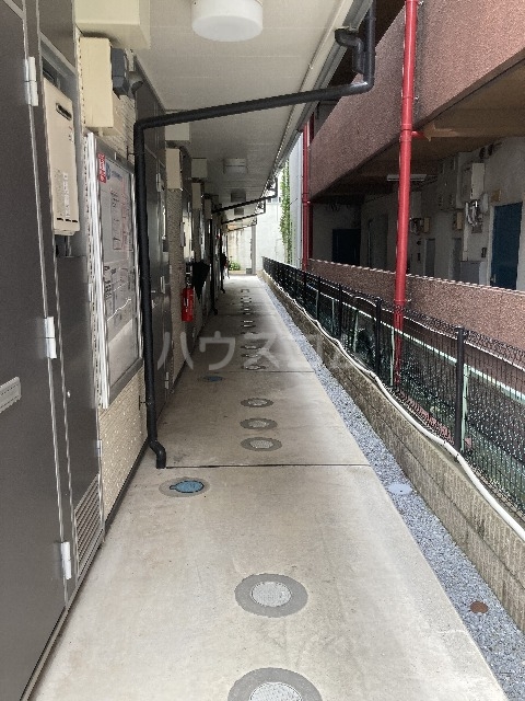 16/25 エントランス