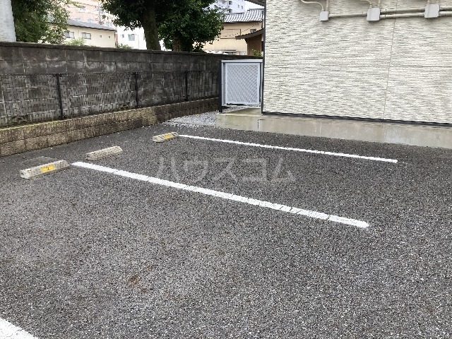 17/25 駐車場