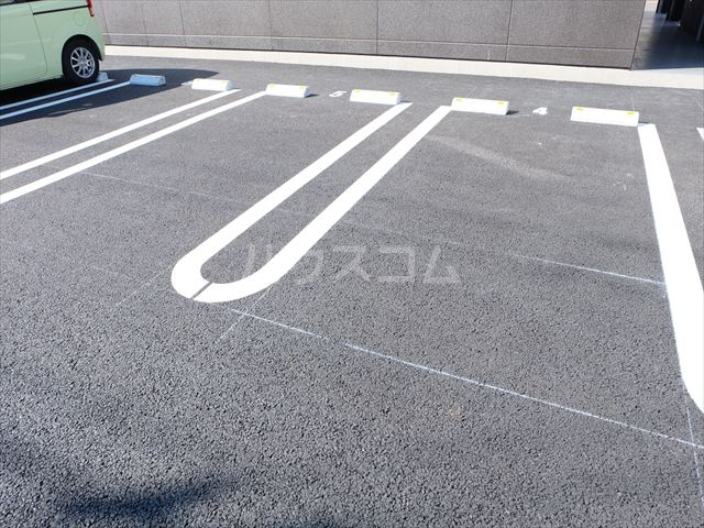 22/30 駐車場