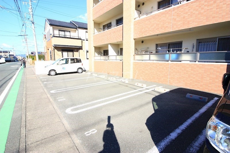26/30 駐車場