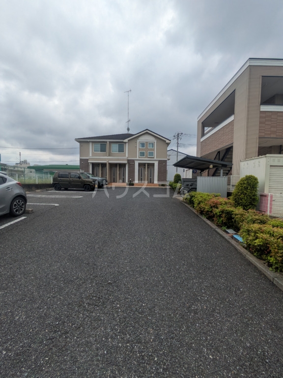 28/30 駐車場