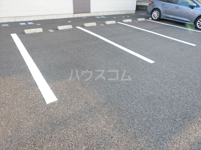 2/7 駐車場